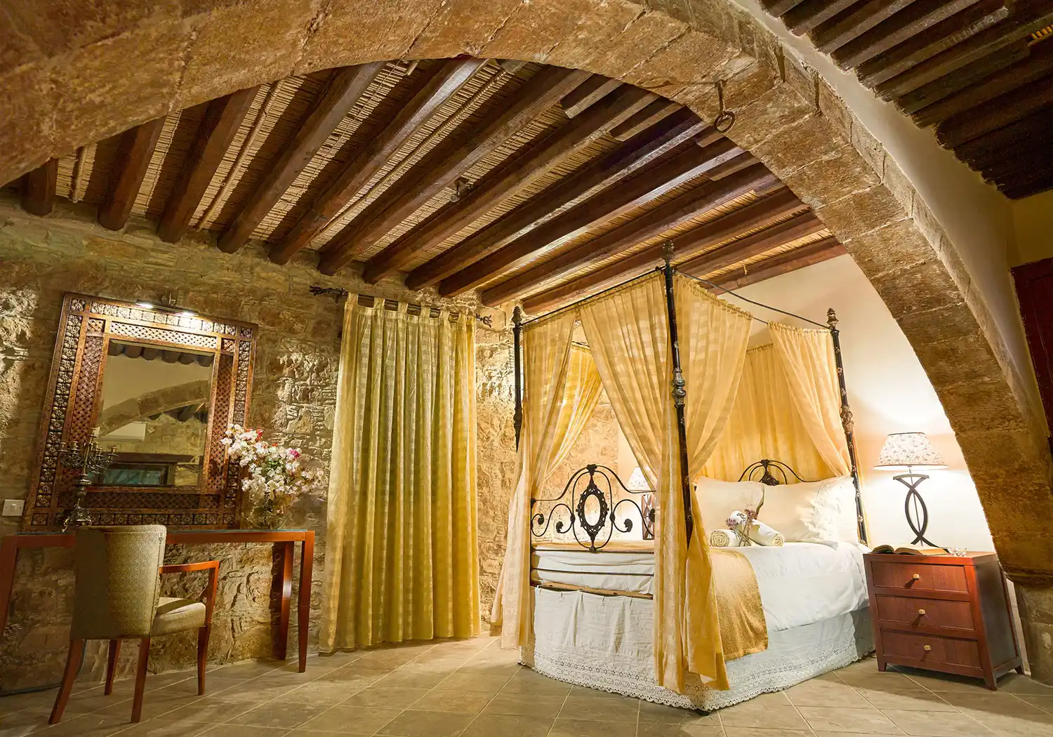 oinoessa-lofou-cyprus-guesthouse-archontico-00