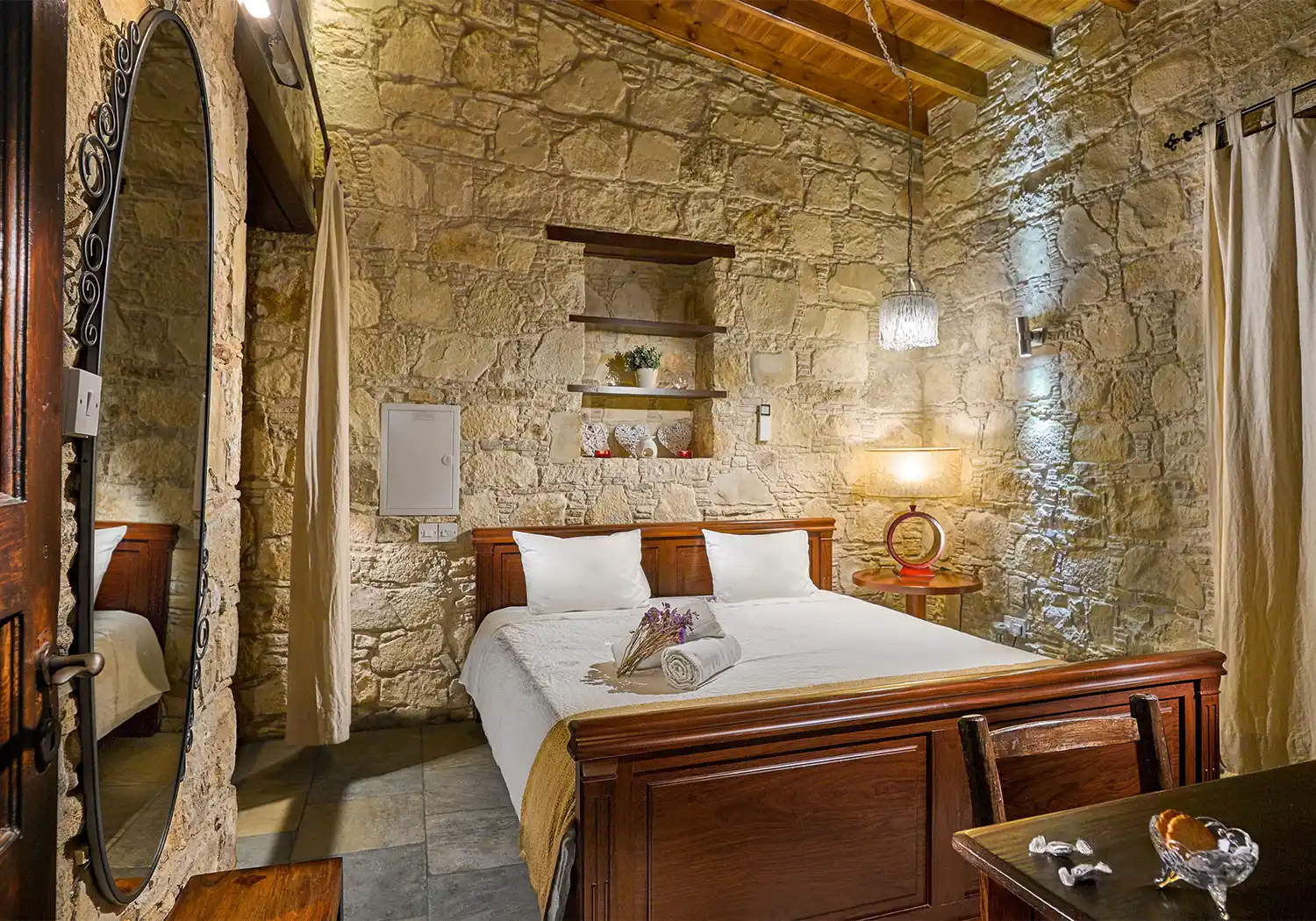oinoessa-lofou-cyprus-guesthouse-kamari-00