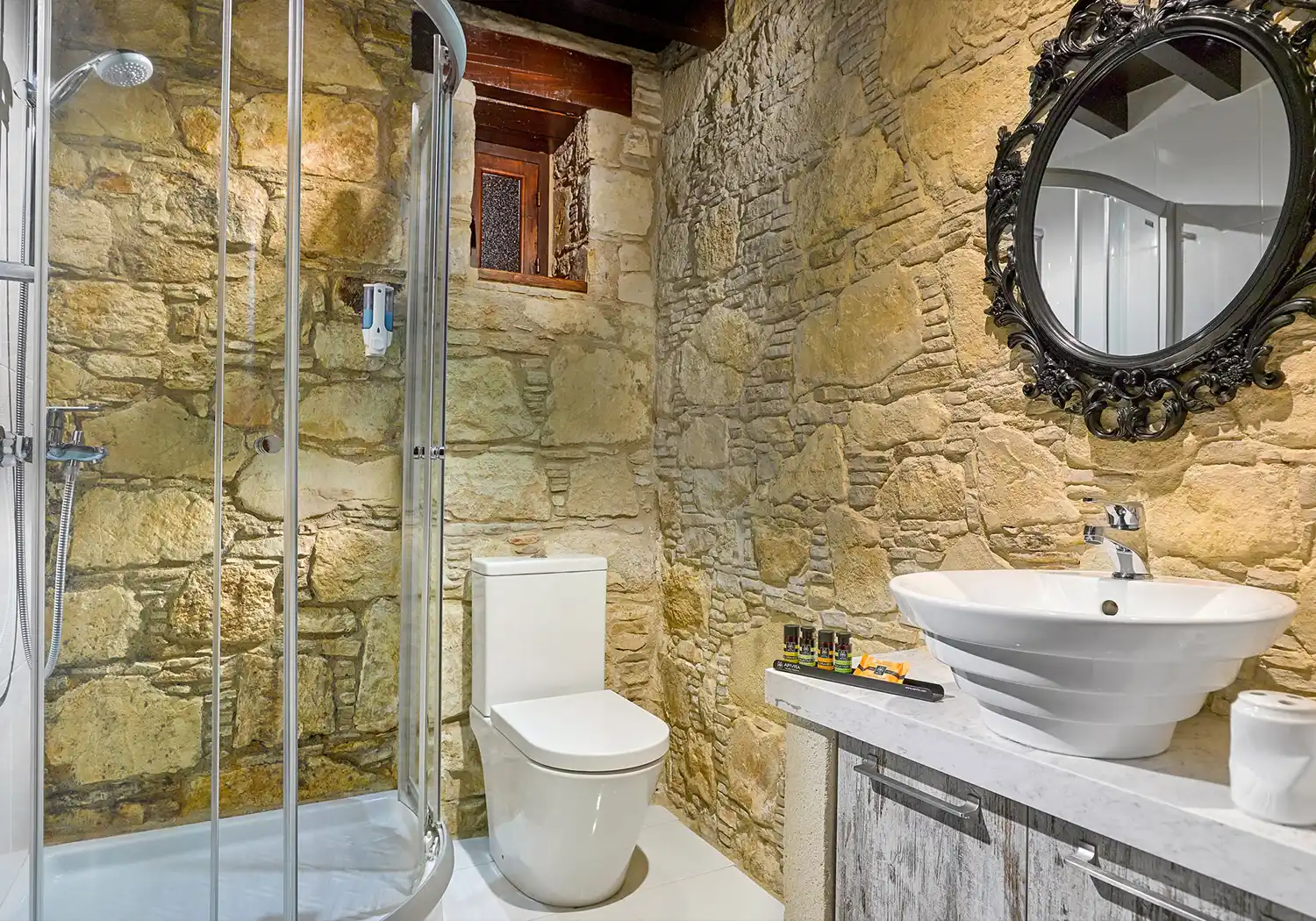 oinoessa-lofou-cyprus-guesthouse-kamari-01