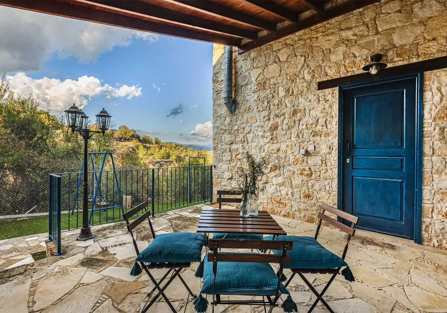 oinoessa-lofou-cyprus-guesthouse-lithos-house-04
