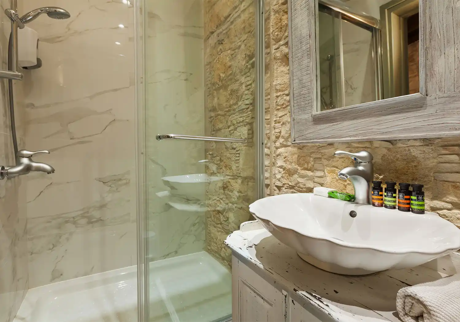 oinoessa-lofou-cyprus-guesthouse-palatoui-04