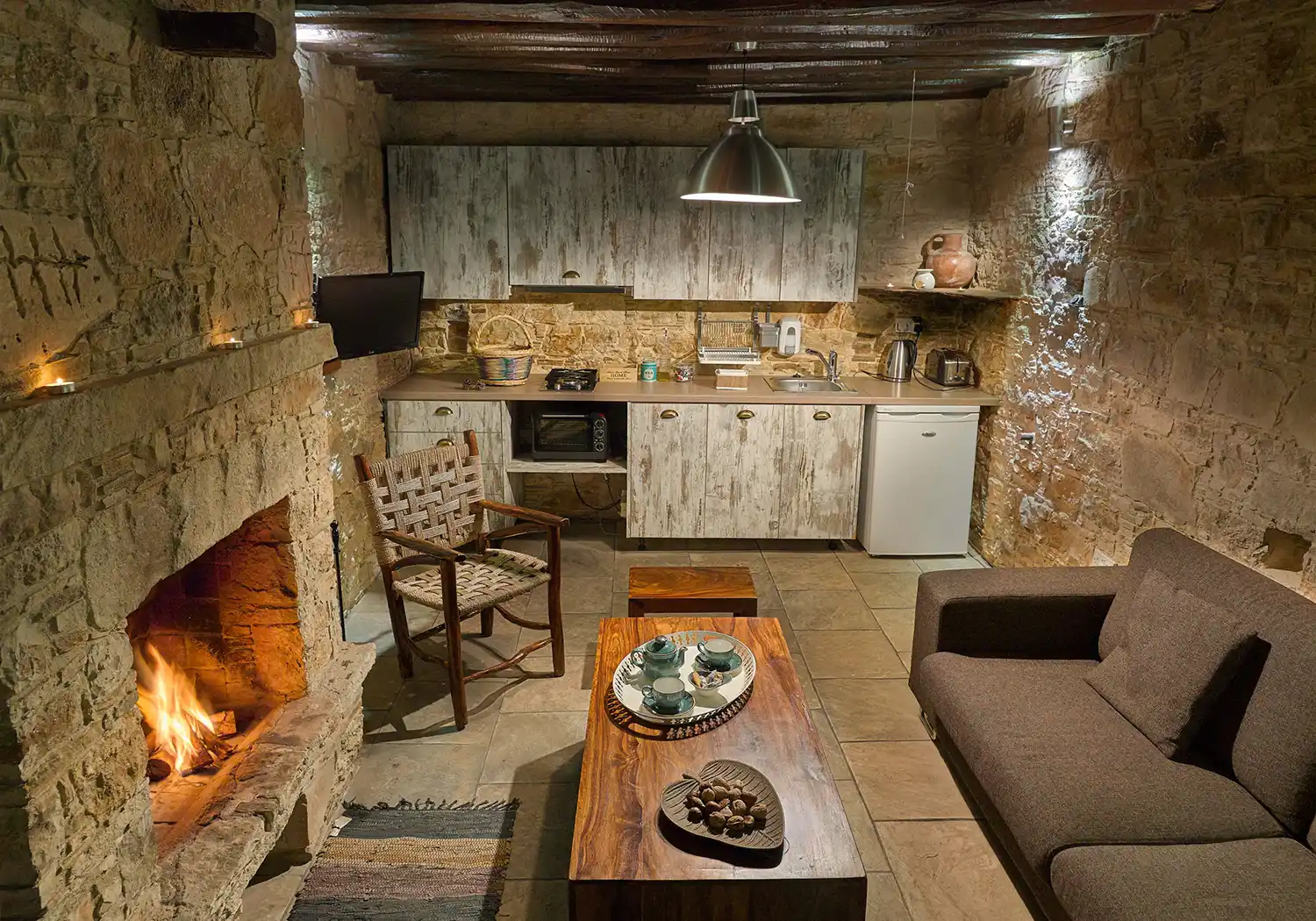 oinoessa-lofou-cyprus-guesthouse-sospitos-02
