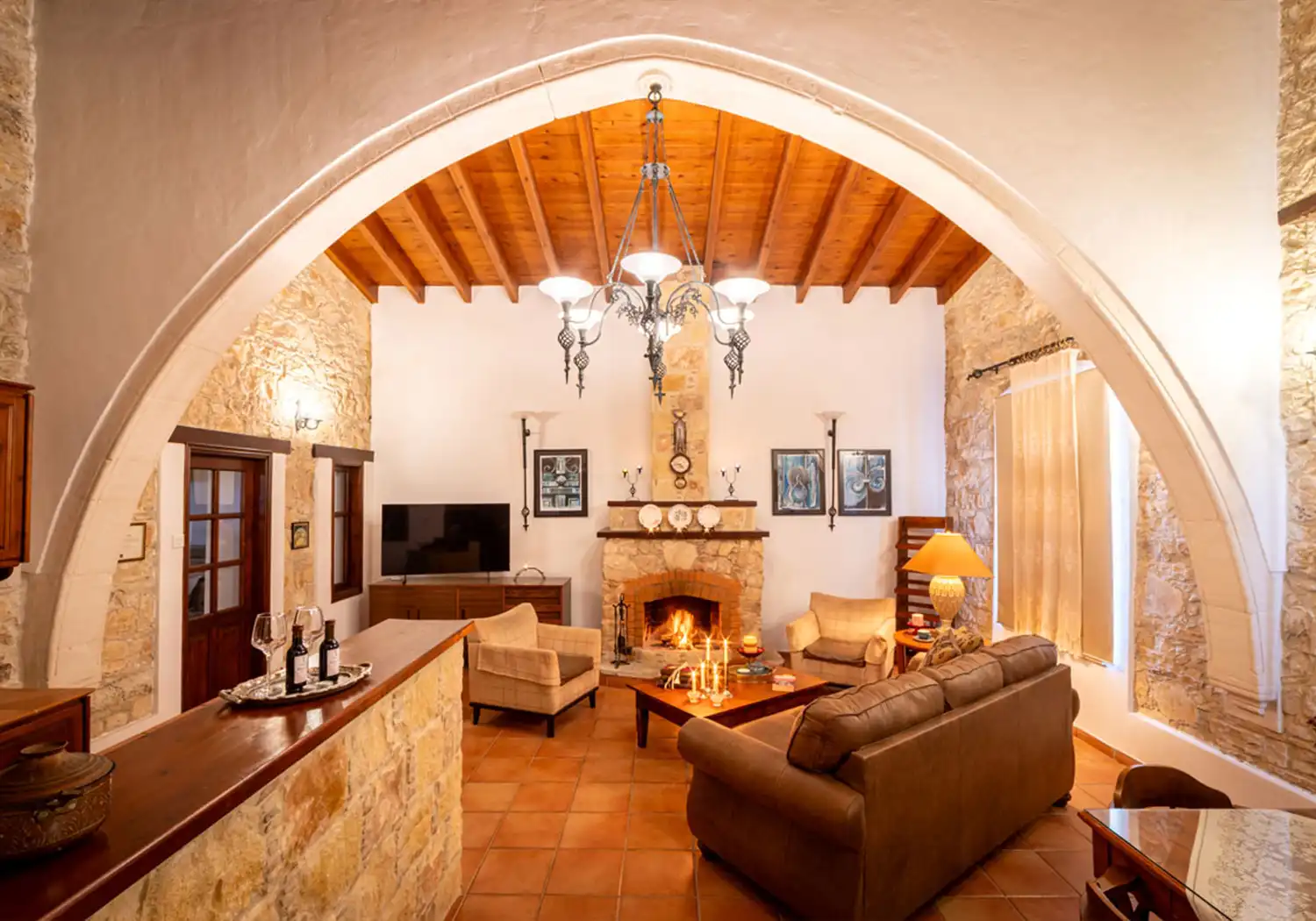 oinoessa-lofou-cyprus-guesthouse-velvet-panorama-house-01