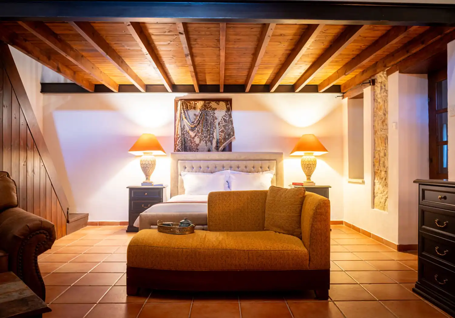 oinoessa-lofou-cyprus-guesthouse-velvet-panorama-house-04