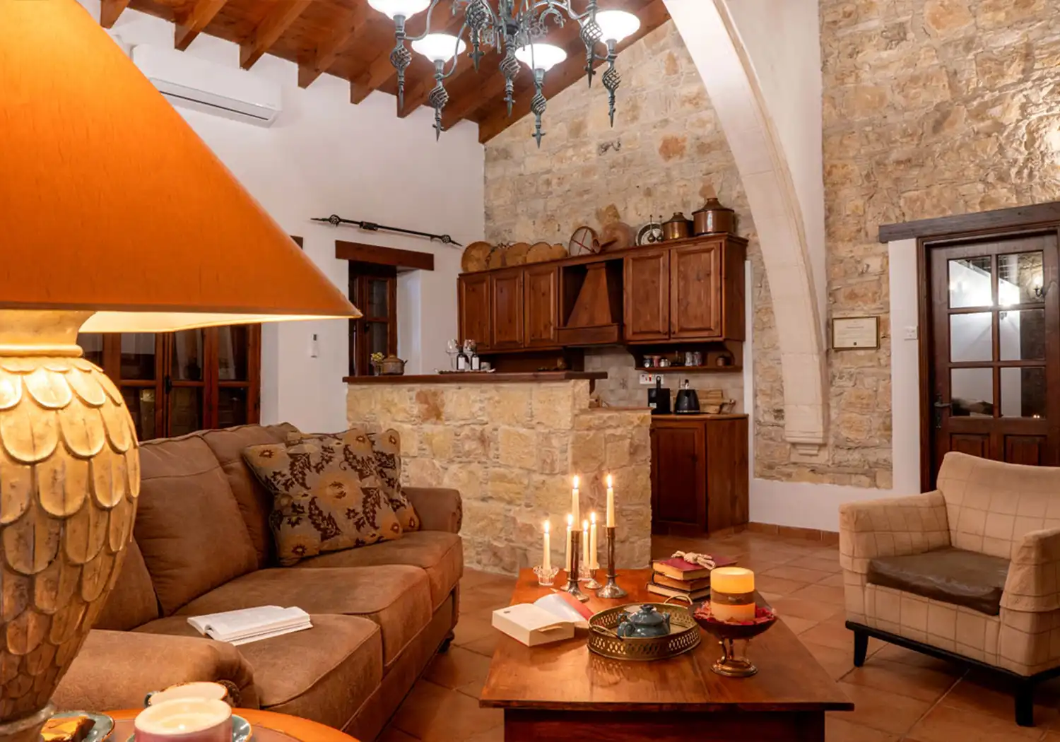 oinoessa-lofou-cyprus-guesthouse-velvet-panorama-house-07